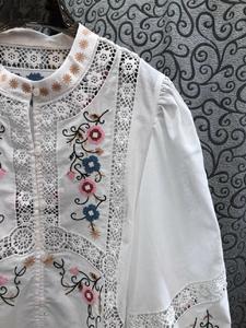 Camicetta da <span class=keywords><strong>donna</strong></span> di alta qualità 2025 primavera camicetta bianca <span class=keywords><strong>gialla</strong></span> da <span class=keywords><strong>donna</strong></span> con ricamo a manica lunga in pizzo camicetta in lino di cotone - Product Image 5