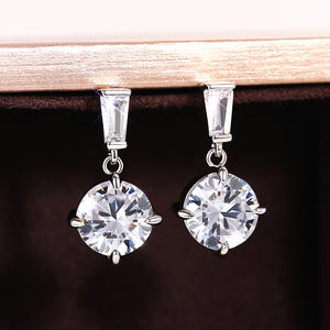 Orecchini Pendenti E3024 in Oro Bianco con Cristalli e Strass, Stile Classico da Sposa per Donne - Product Image 3