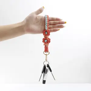 Macramé Wristlet Keychain Boho Weave Wrist Lanyard Keyrings Handmade para chaves Tassel Wristlet Bag charme para as Mulheres