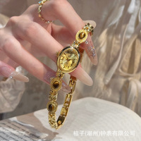 Jam Tangan Wanita High-Beauty dengan Gelang Batu Mata Harimau, Mewah Ringan, Gaya Vintage, Eksklusif, dan Unik