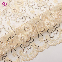Tissu en organza de polyester haut de gamme à bord festonné, broderie lourde et sequins scintillants, pour tenues de cérémonie élégantes pour femmes