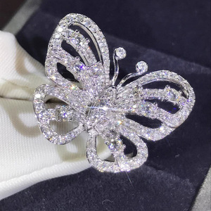 Anello con Cristallo a Forma di Farfalla per Donne, Elegante Accessorio Minimalista per Uso Quotidiano - Product Image 1