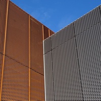 Panneau de plafond en treillis métallique expansé en aluminium au design moderne, imperméable et ignifuge, pour revêtement de plafond de centres commerciaux et aéroports