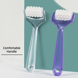 Rouleau de <span class=keywords><strong>massage</strong></span> facial en plastique de poche Outil de soin de la peau de beauté - Product Image 3