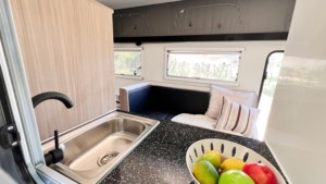 Caravane pop-top 4 couchages avec cuisine extérieure et extension arrière, lits superposés + lit double, camping-car familial pour le <span class=keywords><strong>trail</strong></span> - Product Image 6