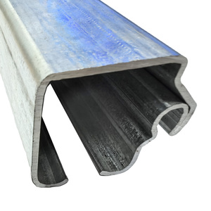 Rail de rideau latéral de camion en acier galvanisé à chaud, profilé en C sur mesure - Product Image 1