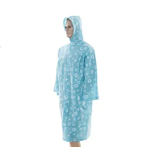 PE פונצ'ו גשם הדפסה מלאה בגדי גשם חד פעמי פלסטיק למבוגרים לטיפוס במפעל סיטונאי ישיר