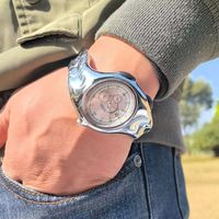 Montre à quartz rétro Y2K de luxe pour hommes Crash Melting Twisted Abstract Distorted Curved Wrist Reloj Hombre