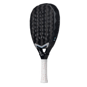 Pala de Pádel Profesional Ligera Personalizable con Marco de Carbono Aluminizado 16k y Pelotas de Pádel - Product Image 4