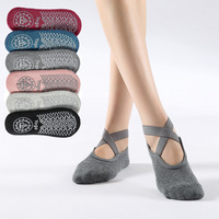 Logo personnalisé Chaussettes antidérapantes souples Chaussettes en coton antidérapantes Chaussettes personnalisées Yoga Pilates Grip