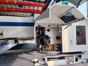 เครื่องคอมโบเลเซอร์เจาะและตัดโลหะ CNC <span class=keywords><strong>2</strong></span> in 1 รุ่น ERL300 กำลัง 300KN พร้อมระบบไฟเบอร์เลเซอร์และฟังก์ชันต๊าปเกลียว สำหรับงานขึ้นรูปโลหะแผ่น - Product Image 2