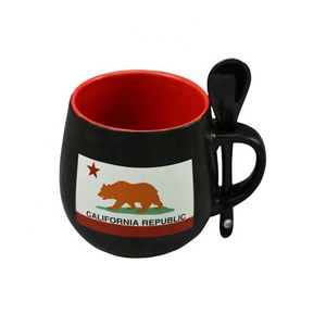 Mug en céramique avec cuillère, drapeau de la République de Californie, tasse à café originale noire - Product Image 2