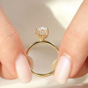 Anillo de Compromiso Vintage con Tulipán, Anillo de Boda con Diamante Solitario de Oro Amarillo de 18k, Corte Ovalado de 3ct, Cultivado en Laboratorio - Product Image 1