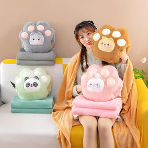 Popular gato pata Animal cara felpa almohada manta 2 en 1 aire acondicionado manta coche Oficina siesta manta venta al por mayor personalización - Product Image 1