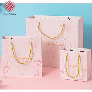 Sac cadeau Baoren High Beauty bleu, petit et élégant, sac en papier de luxe avec logo découpé, poignée torsadée, sac d'emballage pour robe, logo personnalisé - Product Image 4