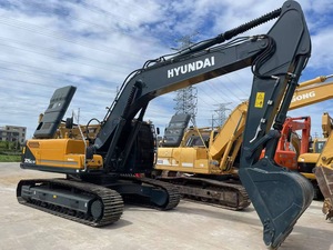 Excavatrice sur chenilles Hyundai 305LC-9T d'occasion, 31 tonnes, performance stable, système hydraulique, accessoire de pince hydraulique, certifiée CE - Product Image 2