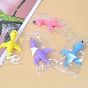 Lance-poulets Flamingo en TPR – Jouets amusants et extensibles pour le jeu, les fêtes, les cadeaux et les sacs surprises - Product Image 5