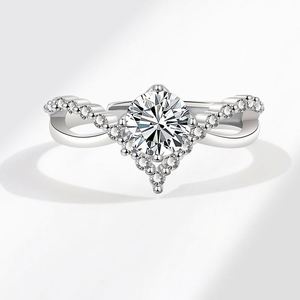 Luxury 925 Silver Plated Wedding <b>Ring</b> for Women V Design <b>Crown</b> Moissanite Diamond Zircon <b>Ring</b> Engagement Finger <b>Ring</b> - Product Image 3