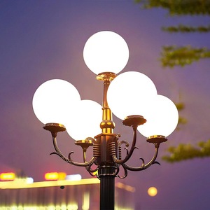 เสาไฟสวนเหล็กกลางแจ้ง หลอดไฟ LED พร้อมโคมแก้ว แสงวอร์มไวท์ 2700K IP66 หลอดไฟ A19 แบบไม่ถอดได้ ใช้ไฟ AC 220V พลังงานแสงอาทิตย์ พร้อมเซ็นเซอร์ตรวจจับความเคลื่อนไหว - Product Image 6