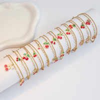 Bracelet en acier inoxydable plaqué or 18 carats anti-ternissement pour femmes, bracelet à breloques en émail coloré en forme de cerise, bijoux de luxe doux