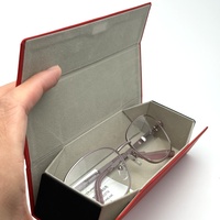 Étui à lunettes de luxe avec logo personnalisé boîte pliante pour lunettes de soleil sac d'emballage en stock en matériau PU de forme carrée pour lunettes