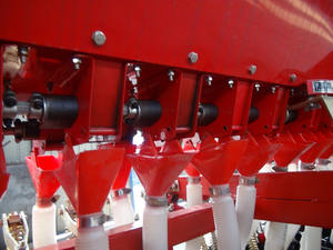 Semoir à <span class=keywords><strong>blé</strong></span> tracté 24 rangs haute efficacité pour céréales, <span class=keywords><strong>blé</strong></span>, soja – Machine agricole sortie d'usine - Product Image 5