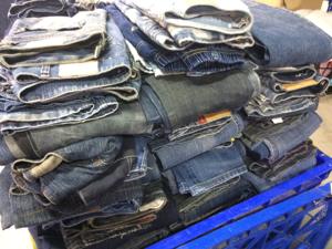 Hot Selling Taiwan Brand Used Clothes Bundle for Africa Wholesale - Product Image 6