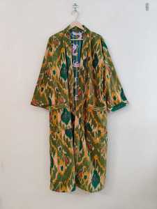 Robe kimono en velours de luxe pour femmes avec imprimé animal de la jungle, col en V, manches longues, longueur totale, manteau d'hiver pour les événements nuptiaux - Product Image 2