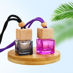 Quadrato vuoto smerigliato chiaro nero rosso <span class=keywords><strong>rosa</strong></span> 8ml 10ml appeso diffusore di bottiglie di profumo per auto con tappo in legno - Product Image 2