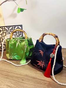 Sac à main en forme de canne avec tissu de soie ancienne, sac bandoulière avec perles, style de sac chinois traditionnel - Product Image 1