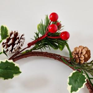 زهور اصطناعية بالجملة لصنع إكليل شمعة عيد الميلاد مع توت اصطناعي لتزيين الطاولة والمنزل في العطلات - Product Image 2