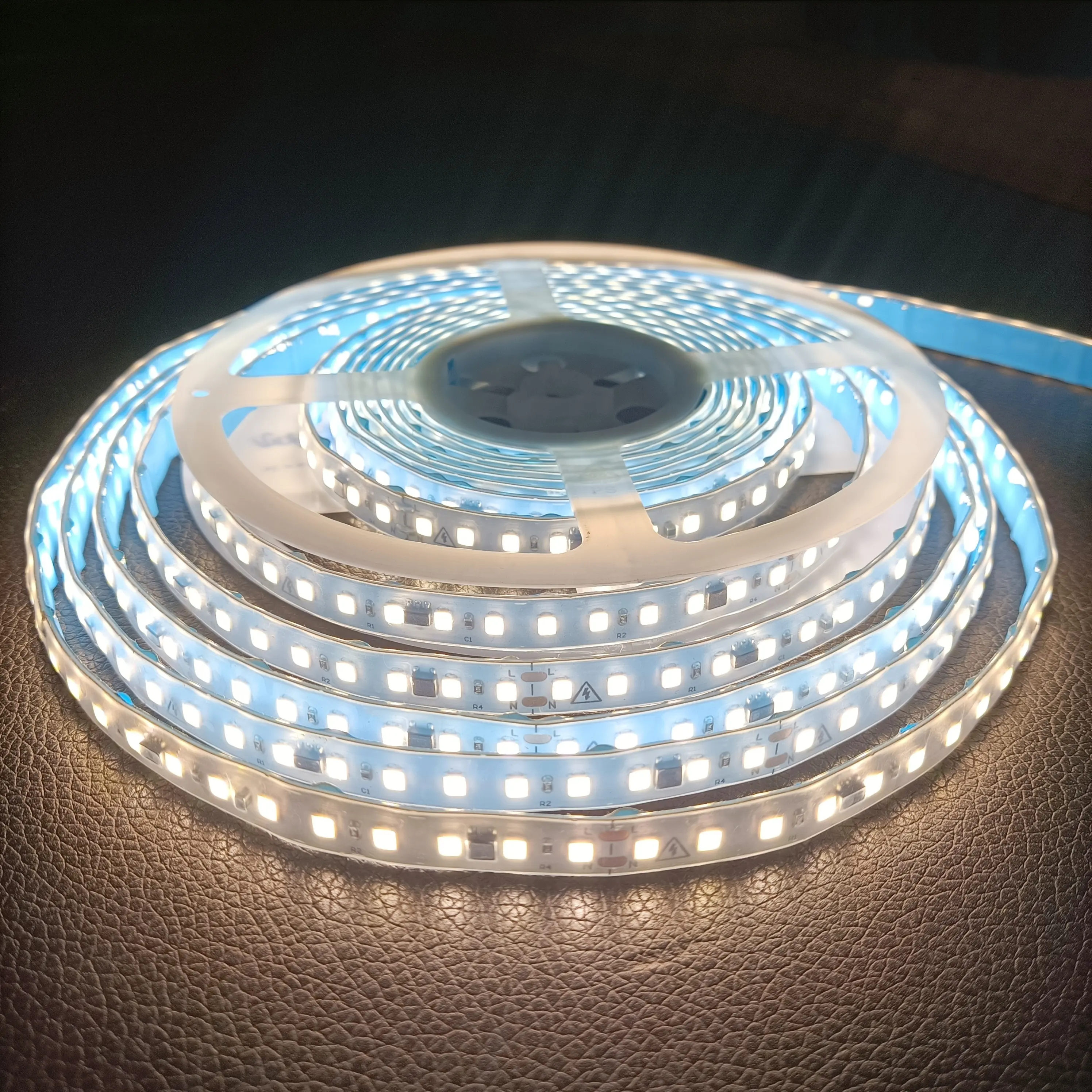 الطيرة led 220v smd2835 120led led مصباح شريط التنغستن زي سينتا 5m ip65 للماء شنتشن الموردين led قطاع ضوء