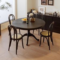 Kreativer Designer Runder Massivholz-Esstisch für den Heimgebrauch: Hochwertiger Italienischer Luxus-Holzesstisch im Retro-Stil