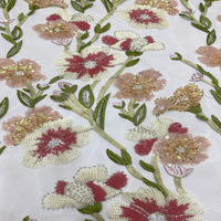 Tela de encaje dobby elástica con bordado de plantas coloridas, 4 cuentas y lentejuelas grandes y pequeñas para vestido de mujer
