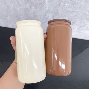 Gobelet en verre réutilisable de 16 oz personnalisable avec logo, pour café glacé, soda, sublimation, multicolore, avec couvercles en plastique et pailles - Product Image 1