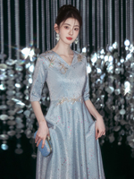 Robe de soirée personnalisée brodée de paillettes, col en V, coupe trapèze, manches coude, motif floral doré, longueur ras du sol, pour soirée formelle
