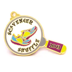 Venta caliente personalizado redondo y multicolor Animal broche ornamento trajes Pin medalla Pin Metal broche insignia