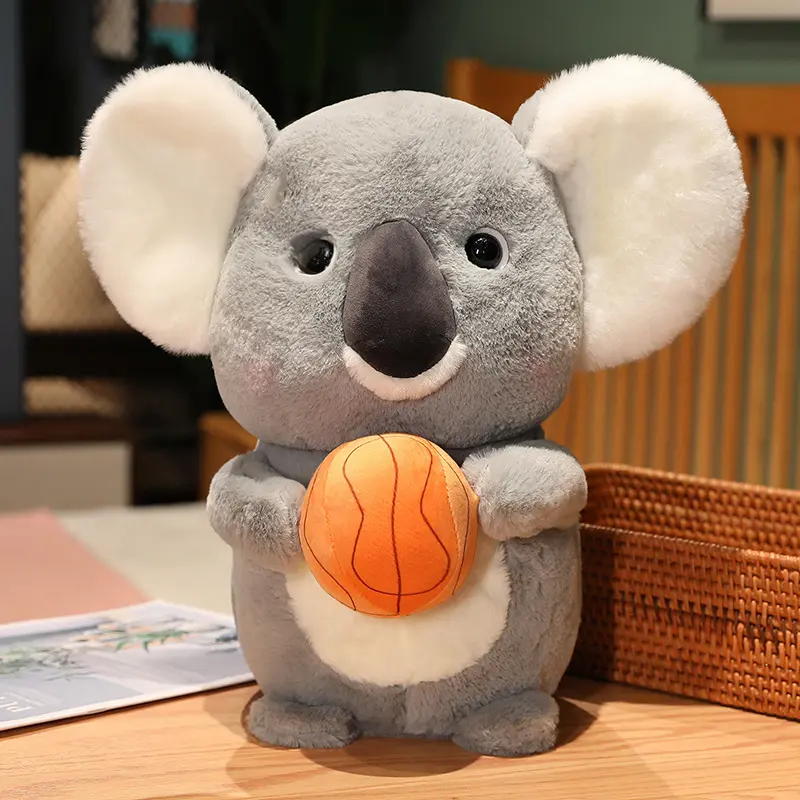 Animales de peluche personalizados deporte Koala con pelota de baloncesto pelota de pie Koala juguete de peluche