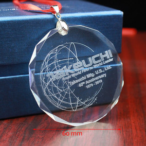 Pendentif rond en cristal clair avec ornement suspendu en verre graphique pailleté perlé brodé avec belle gravure - Product Image 2