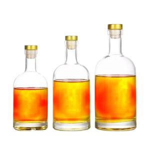 Botella de Vidrio de Lujo para Licores y Bebidas Espirituosas, 100 ml, 375 ml, 500 ml, 750 ml, para Whisky y Vodka, con Hombro Plano y Tapón de Bambú - Product Image 4