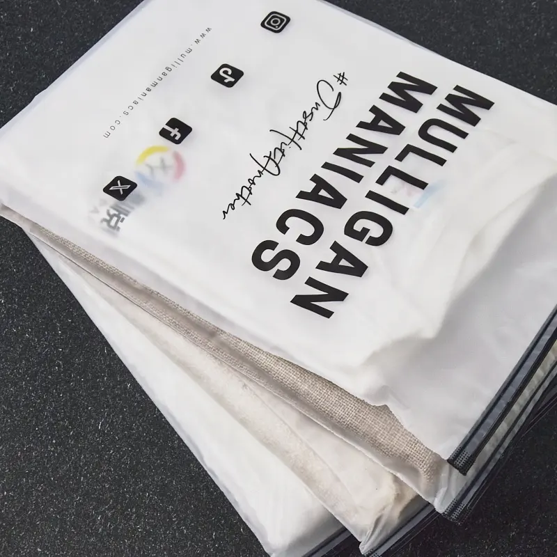 थोक कस्टम पैकेजिंग मुद्रित लोगो टी-शर्ट ज़िप लॉक स्पष्ट जिप्पर प्लास्टिक जिपर फ्रॉस्टेड कपड़े