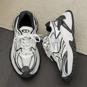 Zapatillas deportivas casuales de moda para parejas, serie Running Dad Shoes, de malla, deportivas, versátiles, con suela gruesa, para hombre, edición limitada. - Product Image 3