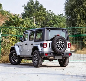 Vehículo Usado a Gasolina en Venta, Jeep <span class=keywords><strong>Wrangler</strong></span> 2024 2.0T <span class=keywords><strong>Sahara</strong></span> 4 Puertas, Volante a la Izquierda, 4x4, Especificaciones Estadounidenses, Todoterreno - Product Image 4