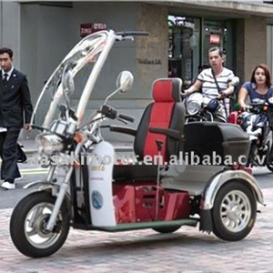 <span class=keywords><strong>Tricycle</strong></span> à moteur à trois roues <span class=keywords><strong>rouge</strong></span> avec auvent et carrosserie ouverte pour le transport de passagers, directement du fabricant chinois - Product Image 2