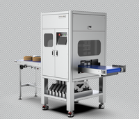 Machine à découper les gâteaux ronds à double plateau tournant à ultrasons (couteau en acier/ultrasons) avec bande transporteuse