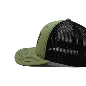 Casquette Trucker Adulte Personnalisable en Cuir avec Patch, 6 Panneaux Structurés, Dos en Maille Noire, pour Toutes Saisons, Style Streetwear, Fabriquée en Usine au Vietnam - Product Image 4