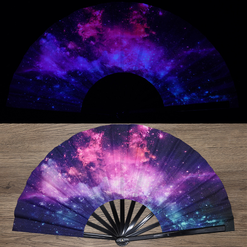 Nébuleuse cosmique en os en plastique noir-fluorescent