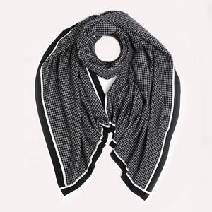 Écharpe en cachemire <span class=keywords><strong>pied</strong></span>-<span class=keywords><strong>de</strong></span>-<span class=keywords><strong>poule</strong></span> <span class=keywords><strong>de</strong></span> mode <span class=keywords><strong>de</strong></span> luxe <span class=keywords><strong>de</strong></span> concepteur 100% étoles personnalisées hiver femmes en plein air écharpes chaudes en cachemire châle - Product Image 4