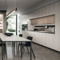 Meuble de cuisine modulaire laqué blanc brillant, salle à manger moderne, mini appartement, projet hôtelier, unités acryliques pour petits espaces, évier