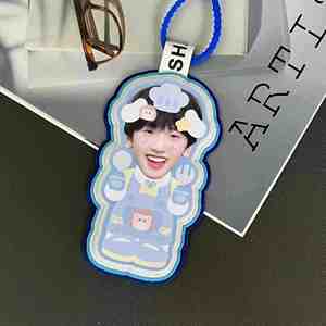 Création de pendentifs en feutre personnalisés, sacs et pendentifs créatifs mettant en scène des personnages d'anime - Product Image 2